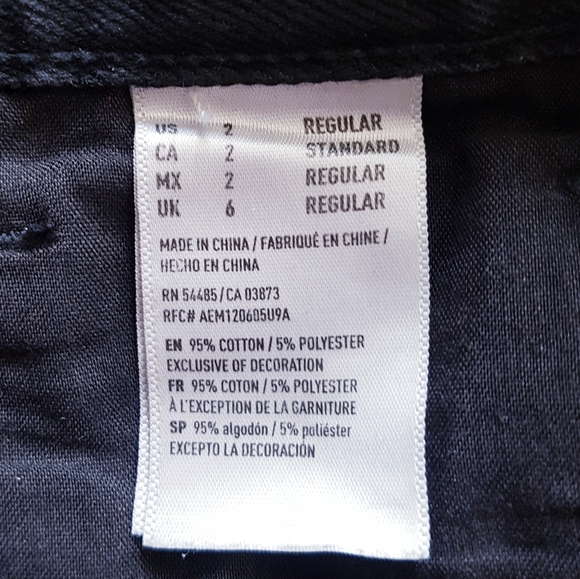 AMERICAN EAGLE Black Distressed + Torn Mom Denim Jeans - Picture 10 of 11